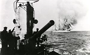 Images Dated 4th October 2011: German U-boat 49 hitting Giovanni Albanesi, WW1