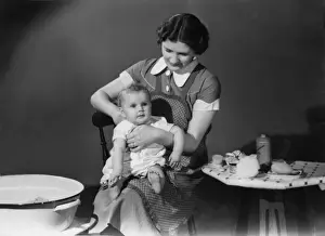 Talcum Prints: Getting baby ready for his bath