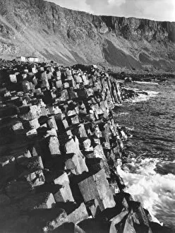 Images Dated 17th May 2011: The Giants Causeway