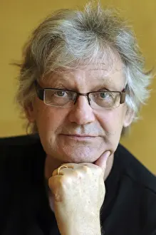 GILMOUR, David (1949). Canadian Writer and journalist