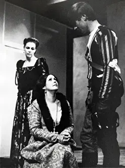 Ginni Barlow actress