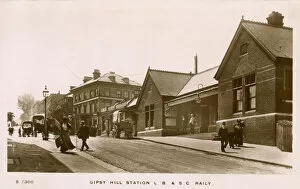 Images Dated 29th July 2016: Gipsy Hill railway station, south London