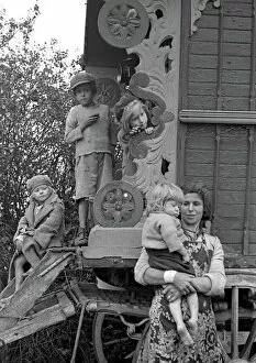 Caravan Collection: Gipsy woman with four children