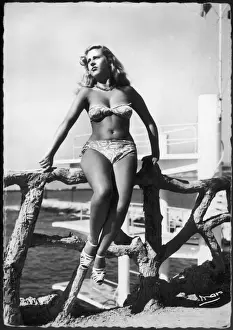Beauties Prints: Girl in Bikini / 1947
