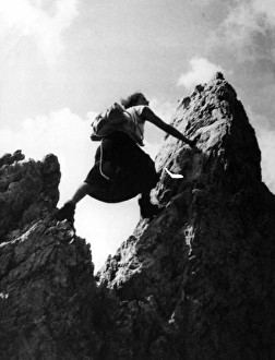 Doesn Gallery: Girl Rock Climber