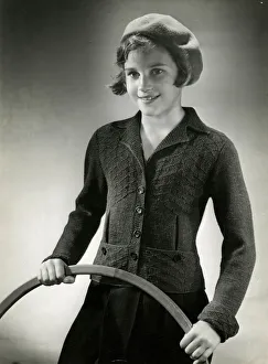 Images Dated 27th July 2018: GIRLS KNITTED JACKET