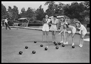 Adding Gallery: GIRLS PLAY BOWLS / 1940S