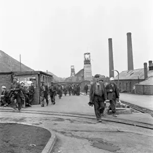 Miners Prints: Glapwell Colliery, Mining