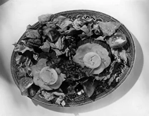 Images Dated 29th March 2018: GLAZED VEAL SALAD