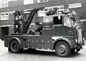 Images Dated 31st May 1965: GLC-LFB appliance fleet -- Breakdown Lorry