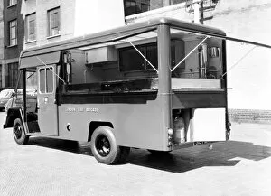 Images Dated 31st May 1965: GLC-LFB - Canteen van at Lambeth HQ