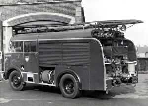 Images Dated 31st May 1965: GLC-LFB - Former County Brigade pump fire engine