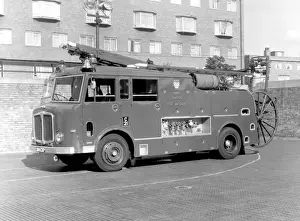 GLC-LFB - Dual purpose pump-escape fire engine