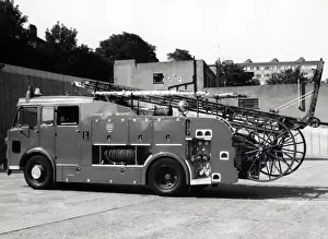 GLC-LFB - Dual purpose pump-escape fire engine