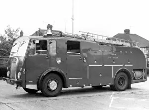 Images Dated 31st May 1965: GLC-LFB - Dual purpose pump fire engine