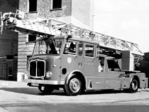 Images Dated 31st May 1965: GLC-LFB - Turntable Ladder at Brigade HQ