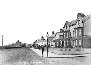 Falls Gallery: The Glen Rd. Upper Falls, Belfast