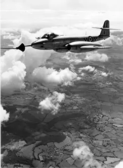 Refuelled Prints: Gloster Meteor F8 WA829 is refuelled in flight