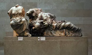 Images Dated 1st April 2008: Three Goddesses. Hestia, Dione and Aphrodite. East Pediment