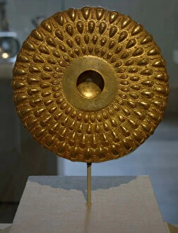 Gold phiale. Libation bowl. 4th-3rd century B.C. Metropolita