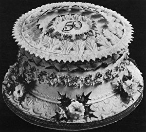 Method Collection: Golden Wedding Cake with Gum Paste Molding