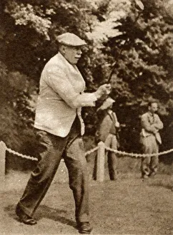 Images Dated 12th September 2020: Golfer James Braids drive