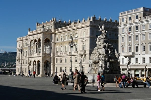 Images Dated 19th September 2007: Government building, Trieste, Italy