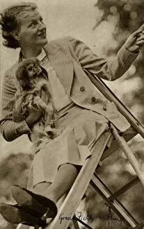 Images Dated 4th January 2012: Gracie Fields and her dog Ming