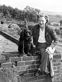 Gracie Fields with friends