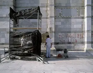Spray Prints: Graffiti Vandalism at Pisa
