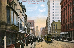 U.S.A Vintage Photo アメリカン ヴィンテージ 集合写真 Grand Avenue East, Milwaukee, circa 1909. Art Prints