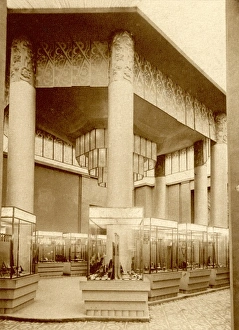 Cabinets Gallery: At the Grand Palais