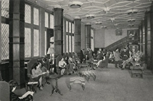 Images Dated 21st March 2016: Grand Salon of the Franco-British College - Paris University