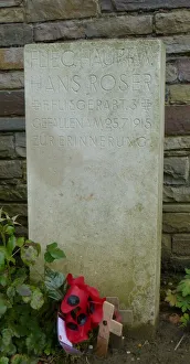 Hauptmann Prints: Grave, Flieg. Hauptmann Hans Roser, Sanctuary Wood CWGC