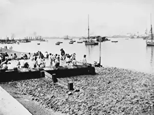 GRAVESEND SEASIDE