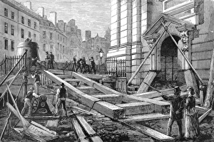 Images Dated 11th January 2005: The Great Bell being manoevred into St. Pauls Cathedral, 18