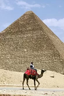 Images Dated 7th April 2011: Great Pyramid of Cheops in Cairo, Egypt