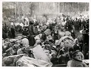 Gelatin Prints: The Great Retreat off 1915 - Russian peasants World War I