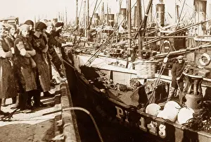 Great Yarmouth herring fleet and fish girls early 1900s