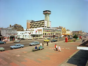 Great Yarmouth - Oasis Tower and Marine Parade