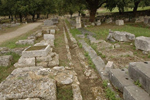 Images Dated 6th June 2007: Greek Art. Greece. Echo Portico or Heptaechos