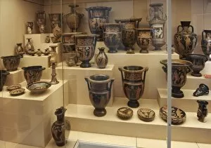 Greek art. Magna Graecia. Amphorae decorated. National Museu
