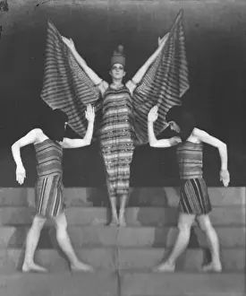 Bpeosa Prints: Greek Dance