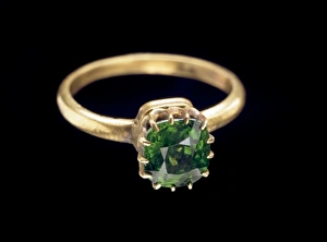 Garnet Gallery: Green demantoid garnet