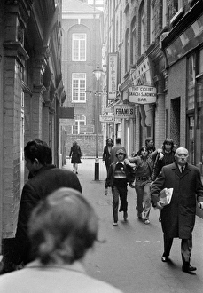 Images Dated 9th October 2017: Greens Court - Soho, London