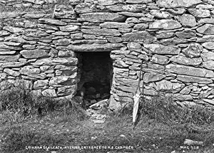 Grianan of Aileach, Interior, Entrance to N. E. Chamber