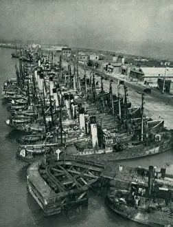 Funnels Prints: Grimsby Harbour