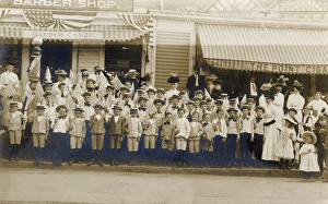 Images Dated 12th October 2016: Group of adults and children with flags, USA