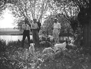 Images Dated 9th March 2015: Group of five Edwardian men with dogs