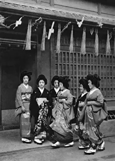 Geta Prints: A group of six Geishas